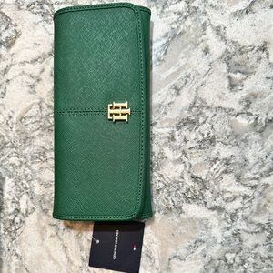 Tommy Hilfiger Wallet NWT